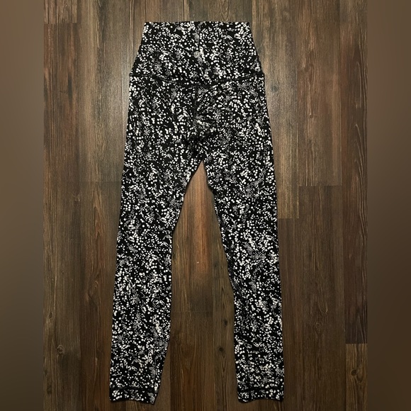 Lululemon Leggings Bundle (multiple colours) Size 2 - Picture 9 of 10